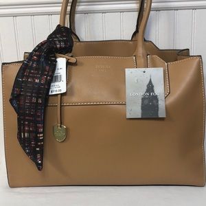 Big London Fog carry all tote 17”13
